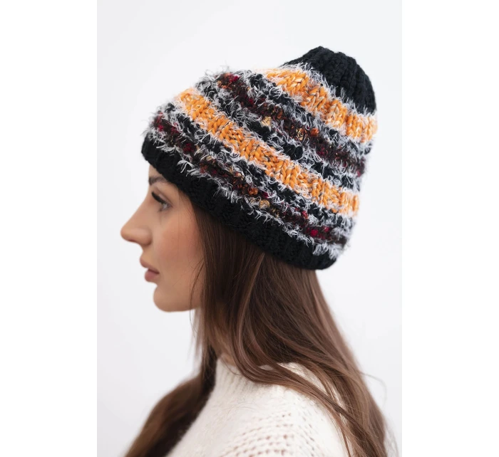 Dámská zimní vlněná čepice s ozdobnými krystalky K399 černá