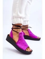 Semišové sandály na klínku Nicole model 21617551 Fuchsie - Zazoo