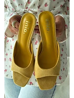 Dámské pantofle na podpatku Žluté model 22092050 - Boto