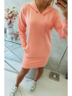 Meruňkové šaty s kapucí Meruňkové šaty s kapucí