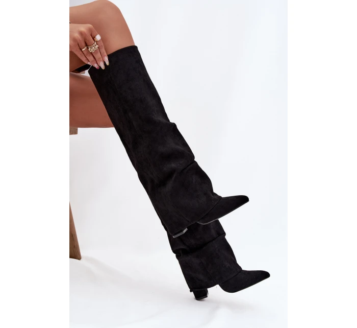 Dámské zateplené kozačky s vyhrnutou špičkou na sloupkovém podpatku Elivira – černé Dámské zateplené kozačky s vyhrnutou špičkou na sloupkovém podpatku Elivira – černé