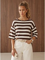 Sweter damski oversize w model 22394812 - FashionStreet Sweter damski oversize w model 22394812 - FashionStreet