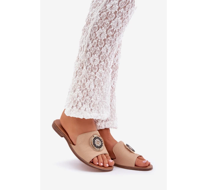 Kožené Pantofle S Dekorací Na Plochém Podpatku Béžové Lewski model 21682238 - Boto Kožené Pantofle S Dekorací Na Plochém Podpatku Béžové Lewski model 21682238 - Boto