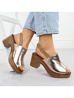 Dámské zlaté sandály na jehlovém podpatku M.Daszynski model 22051585 - M. Daszyński