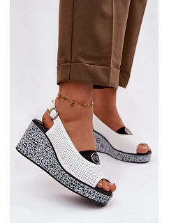 Kožené sandály na platformě model 22101381 bílé - S.Barski