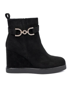 Exkluzívní černé kotníčkové boty dámské na klínku