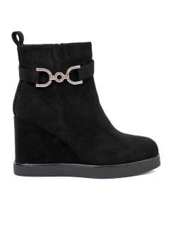 Exkluzívní černé  kotníčkové boty dámské na klínku