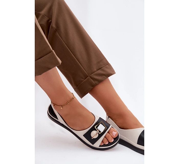 Kožené dámské sandály s ozdobou D&A model 22101318 Béžové - S.Barski