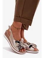 Kožené sandály na platformě s ozdobou model 22101402 Zlaté - S.Barski