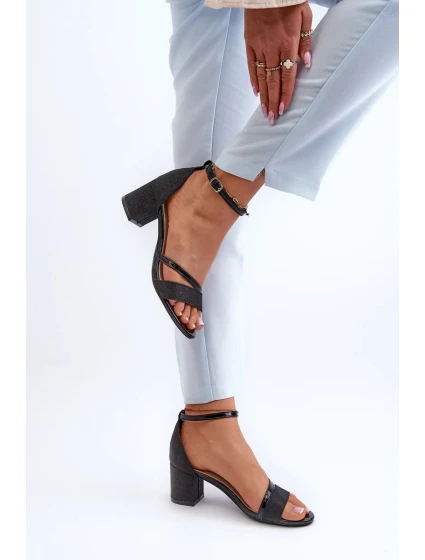 Třpytivé dámské sandály na nízkém podpatku černé Ploemis Třpytivé dámské sandály na nízkém podpatku černé Ploemis