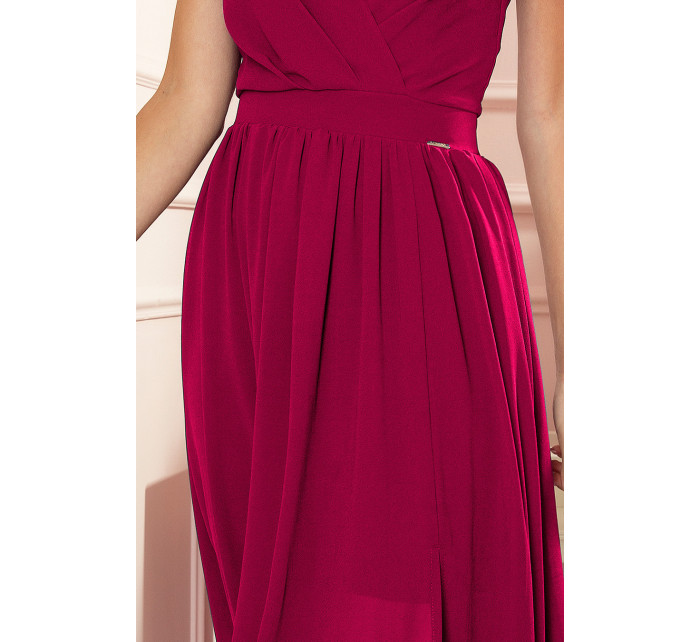 Dlouhé dámské šaty v bordó barvě s výstřihem a zavazováním model 17283131 - numoco