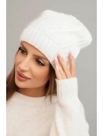 Dámská zimní čepice z vlny model 21750352 bílá - K-Fashion Dámská zimní čepice z vlny model 21750352 bílá - K-Fashion