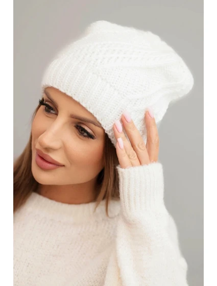 Dámská zimní čepice z vlny model 21750352 bílá - K-Fashion Dámská zimní čepice z vlny model 21750352 bílá - K-Fashion