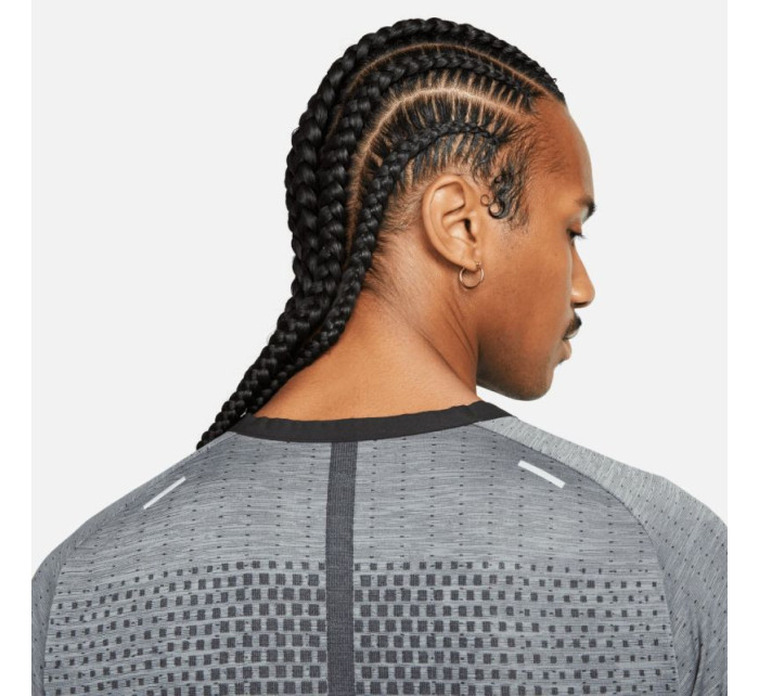 Pánské běžecké tričko Dri-FIT ADV TechKnit Ultra M DM4753-010 - Nike