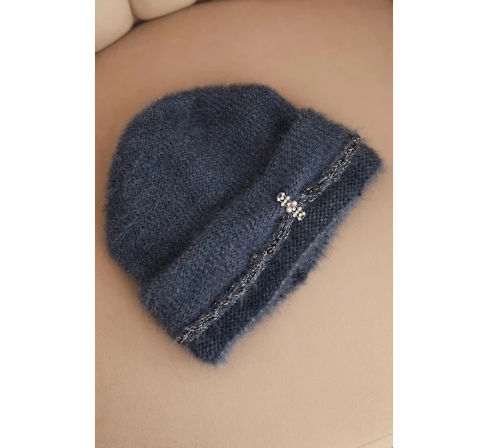 Dámská zimní čepice nadýchaná s perlami a ozdobným vzorem jeansová Dámská zimní čepice nadýchaná s perlami a ozdobným vzorem jeansová