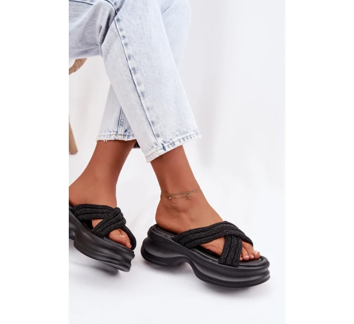 dámské pantofle na platformě s pásky Černé model 22037707 - Boto