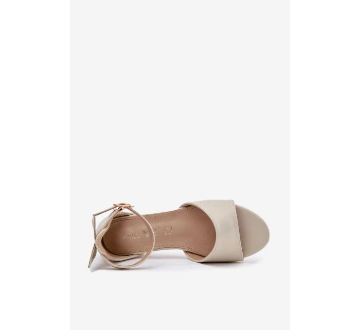 Lesklé dívčí sandály na nízkém podpatku zlaté model 21697840 - EVENTO