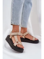 Zdobené sandály na platformě béžové model 21684501 - Boto Zdobené sandály na platformě béžové model 21684501 - Boto