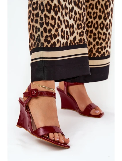 Lakované Dámské Sandály Na Klínu Bordové model 21689005 - Boto Lakované Dámské Sandály Na Klínu Bordové model 21689005 - Boto