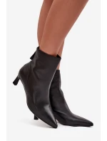 Dámské kotníkové boty z přírodní kůže na podpatku D&A model 21713638 Černé - S.Barski Dámské kotníkové boty z přírodní kůže na podpatku D&A model 21713638 Černé - S.Barski