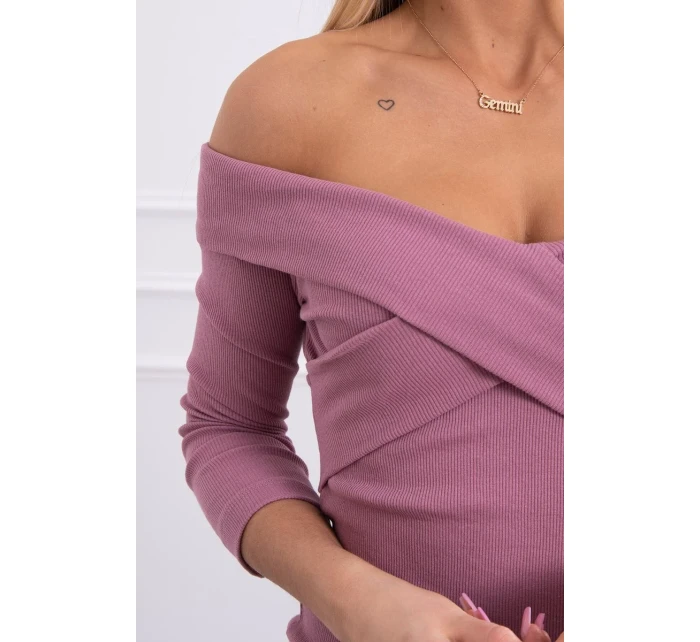 Přiléhavé šaty s výstřihem do V tmavě růžové Přiléhavé šaty s výstřihem do V tmavě růžové