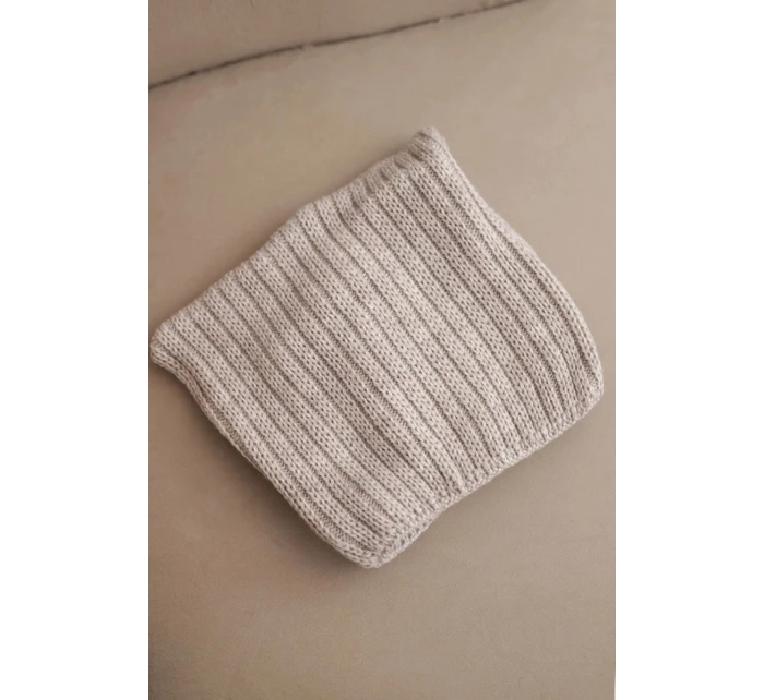 Dámská zimní čepice s vlnou v kočičím střihu z žebrovaného úpletu K419 béžová