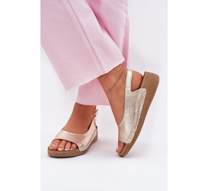 Dámské kožené sandály na klínu Maciejka L7069 Zlaté