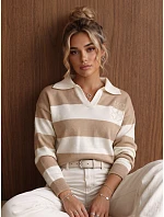 Sweter damski z kołnierzykiem i haftem LOVE kamelowy FashionStreet MY2660 Sweter damski z kołnierzykiem i haftem LOVE kamelowy FashionStreet MY2660