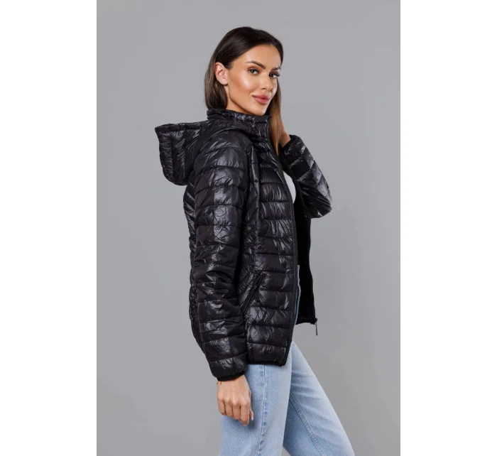 Černá dámská prošívaná bunda pro přechodné období model 17987609 - J.STYLE Černá dámská prošívaná bunda pro přechodné období model 17987609 - J.STYLE