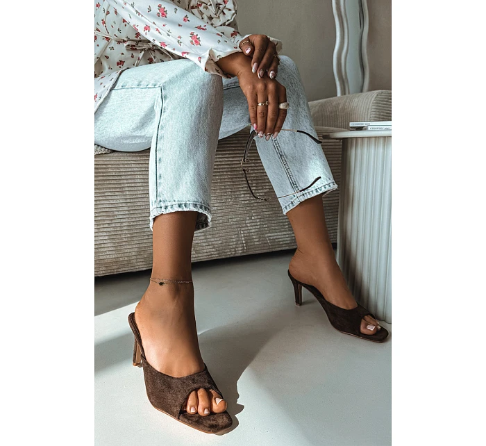 Dámské pantofle na podpatku Čokoládové model 22092057 - Boto