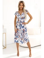 Dámské šaty s výstřihem a krátkými rukávy béžové a modré květy model 21081626 - numoco Dámské šaty s výstřihem a krátkými rukávy béžové a modré květy model 21081626 - numoco
