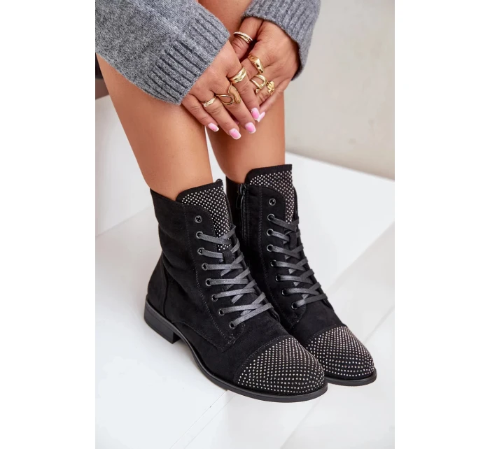 Dámské zateplené kotníkové boty na nízkém podpatku s ozdobami – černé Ellieo Dámské zateplené kotníkové boty na nízkém podpatku s ozdobami – černé Ellieo