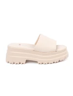 Pěkné  nazouváky dámské Jasnobeżowy platforma