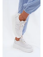 Kožené dámské tenisky na platformě model 22076967 bílé - VINCEZA Kožené dámské tenisky na platformě model 22076967 bílé - VINCEZA