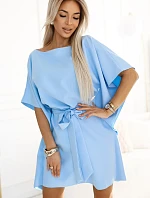 287-36 SOFIA Motýlí šaty se zavazováním v pase - pastelově MODRÉ