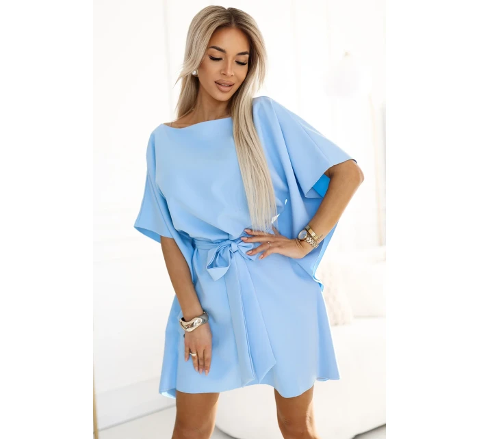 SOFIA Motýlí šaty se zavazováním v pase pastelově model 20916071 - numoco SOFIA Motýlí šaty se zavazováním v pase pastelově model 20916071 - numoco