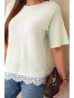 Dámský svetr s krátkým rukávem a krajkou mátový