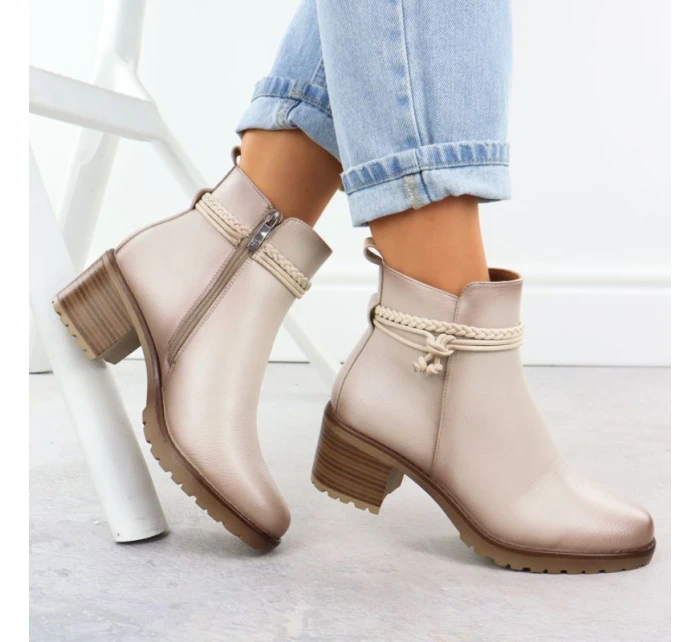 Dámské béžové zateplené boty na klínku Potocki Z25-SZ12690 Dámské béžové zateplené boty na klínku Potocki Z25-SZ12690