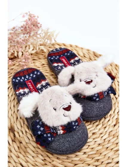 Dětské pantofle na tlusté podrážce se šedým medvídkem model 21641406 - Boto Dětské pantofle na tlusté podrážce se šedým medvídkem model 21641406 - Boto