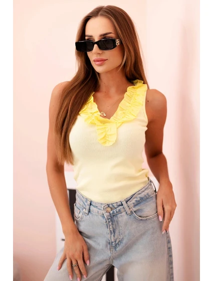 Dámská halenka bez rukávů s volánem u výstřihu pruhovaná žlutá