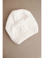 Dámská zimní čepice z vlny s ozdobným ražením K474 bílá