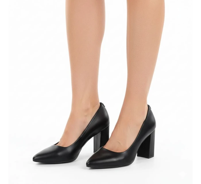 Černé lodičky na jehlovém podpatku černé Sergio Leone PB216