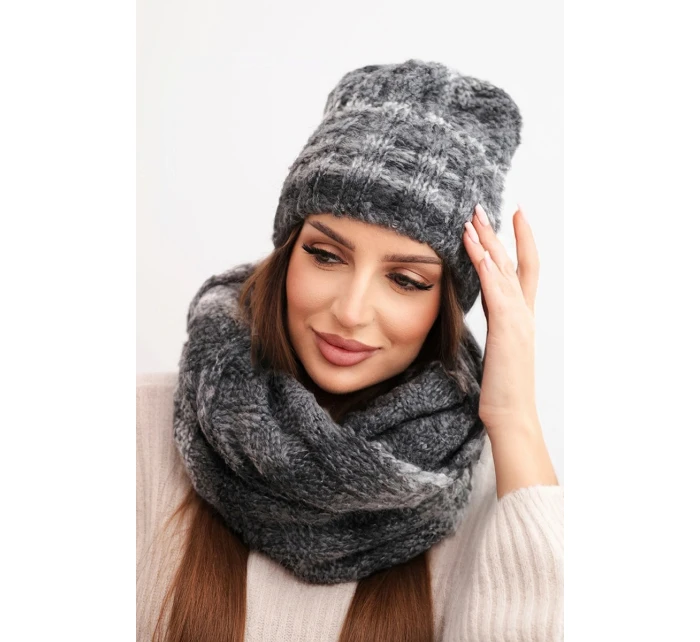 Dámská zimní souprava s čepicí a šálou s  grafitová model 21878015 - K-Fashion