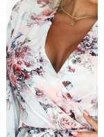 Vzdušné květinové šaty s obálkovým výstřihem a volánky model 21229984 - numoco