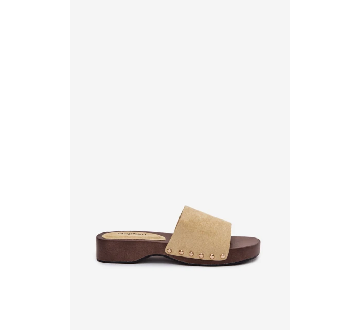 Dámské žabky se zlatými sponami Žluté model 21918754 - Boto Dámské žabky se zlatými sponami Žluté model 21918754 - Boto