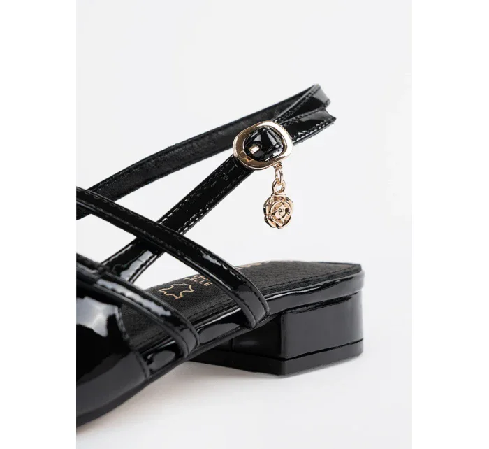 Praktické  lodičky černé dámské Obcas