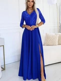 AMBER Elegantní dlouhé dámské krajkové šaty v chrpové barvě s výstřihem model 20651176 - numoco