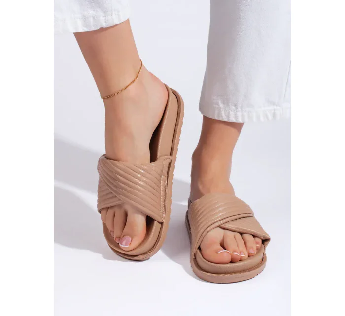 Luxusní dámské nazouváky hnědé na plochém podpatku Luxusní dámské nazouváky hnědé na plochém podpatku