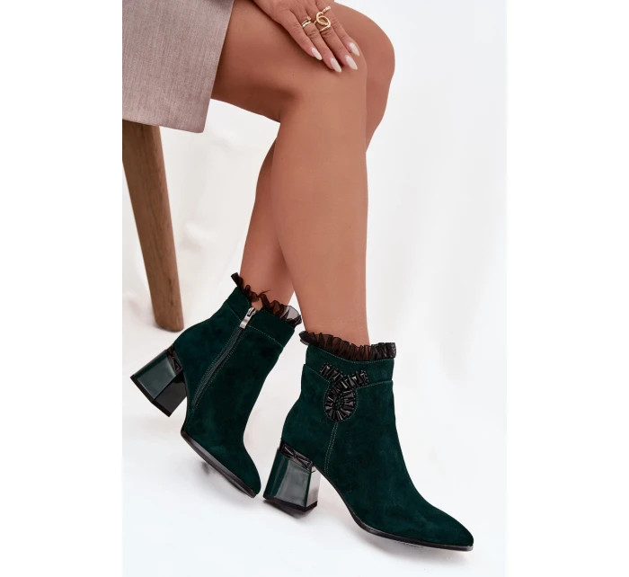 Semišové kožené dámské kotníkové boty na jehlovém podpatku s ozdobou vyhřívané model 21718444 tmavě zelená - D&A