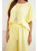 Dámský viskózový komplet halenka s krátkým rukávem a kalhoty se širokými nohavicemi žlutý